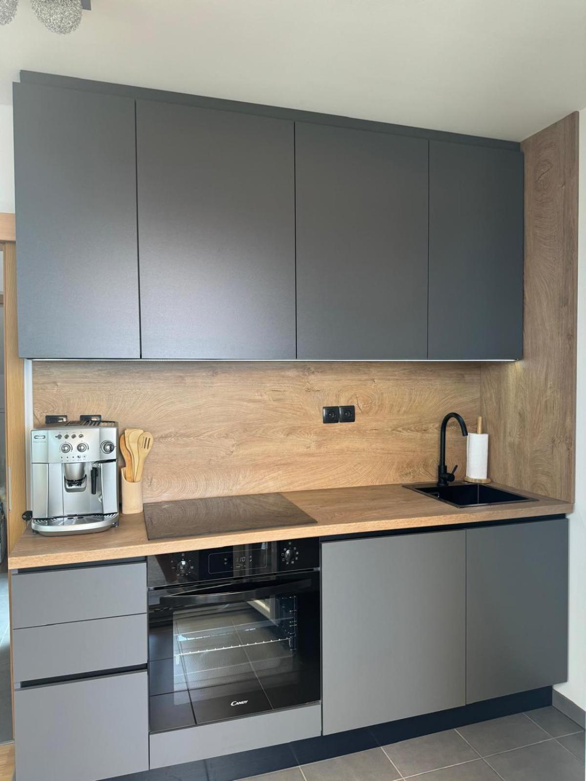 Haus Ella Apartment โนวีวีโนดอลสกี ภายนอก รูปภาพ