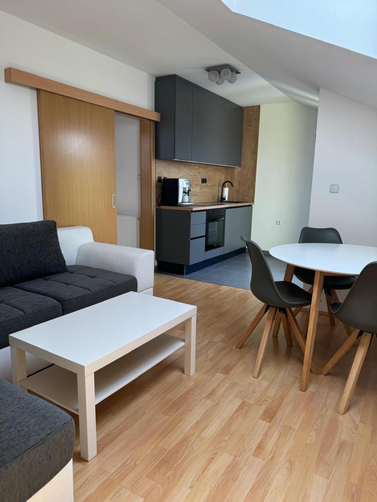 Haus Ella Apartment โนวีวีโนดอลสกี ภายนอก รูปภาพ