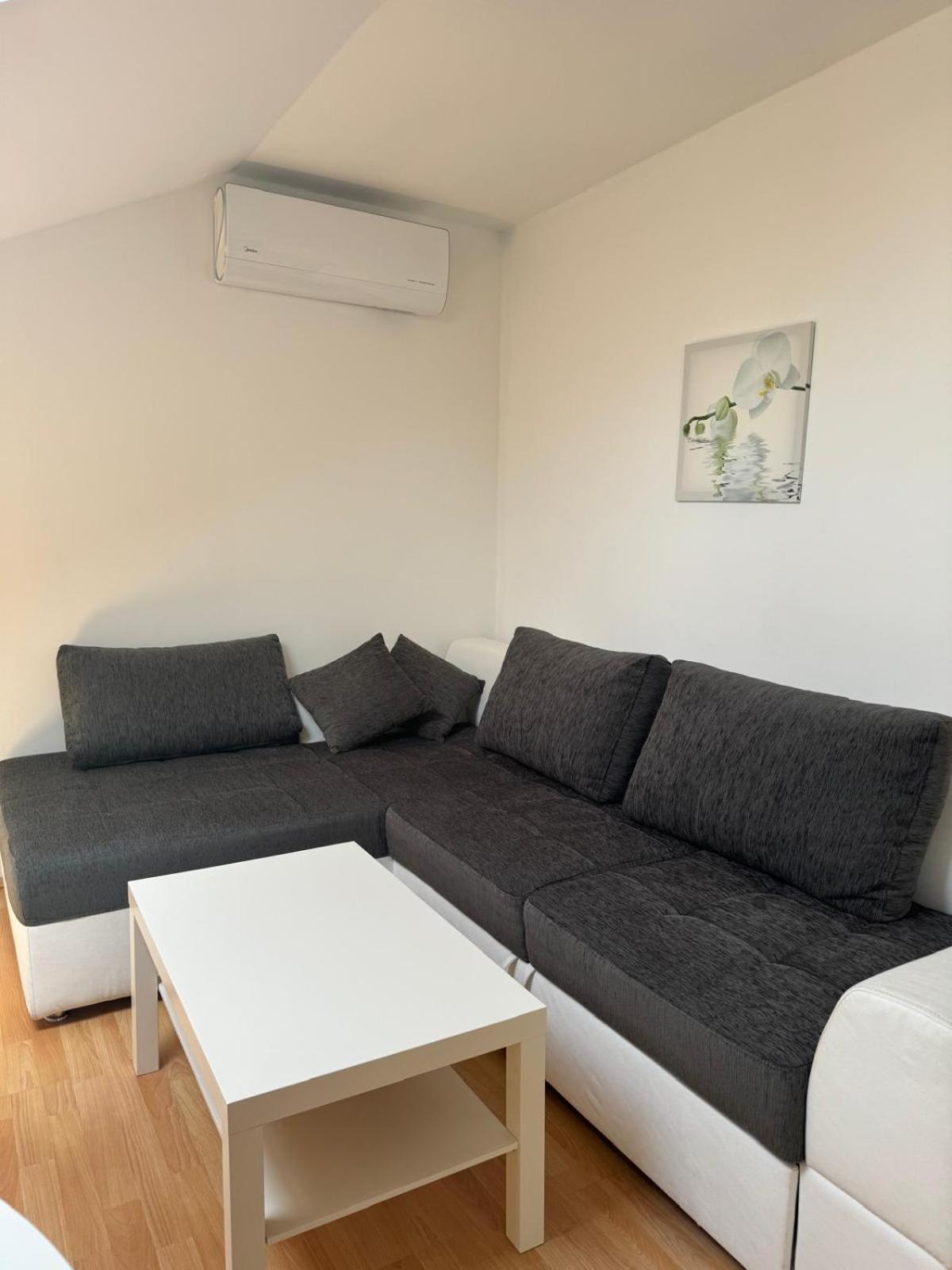 Haus Ella Apartment โนวีวีโนดอลสกี ภายนอก รูปภาพ
